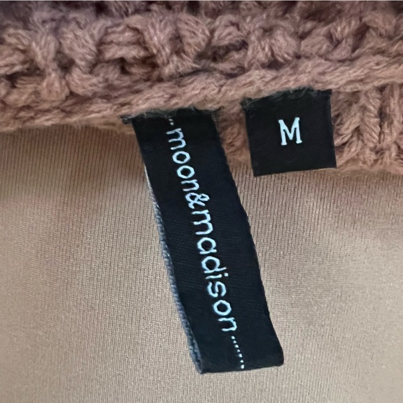 Moon & Maddison cowl neck beautiful long sleeve knitted sweater size medium - Picture 5 of 6